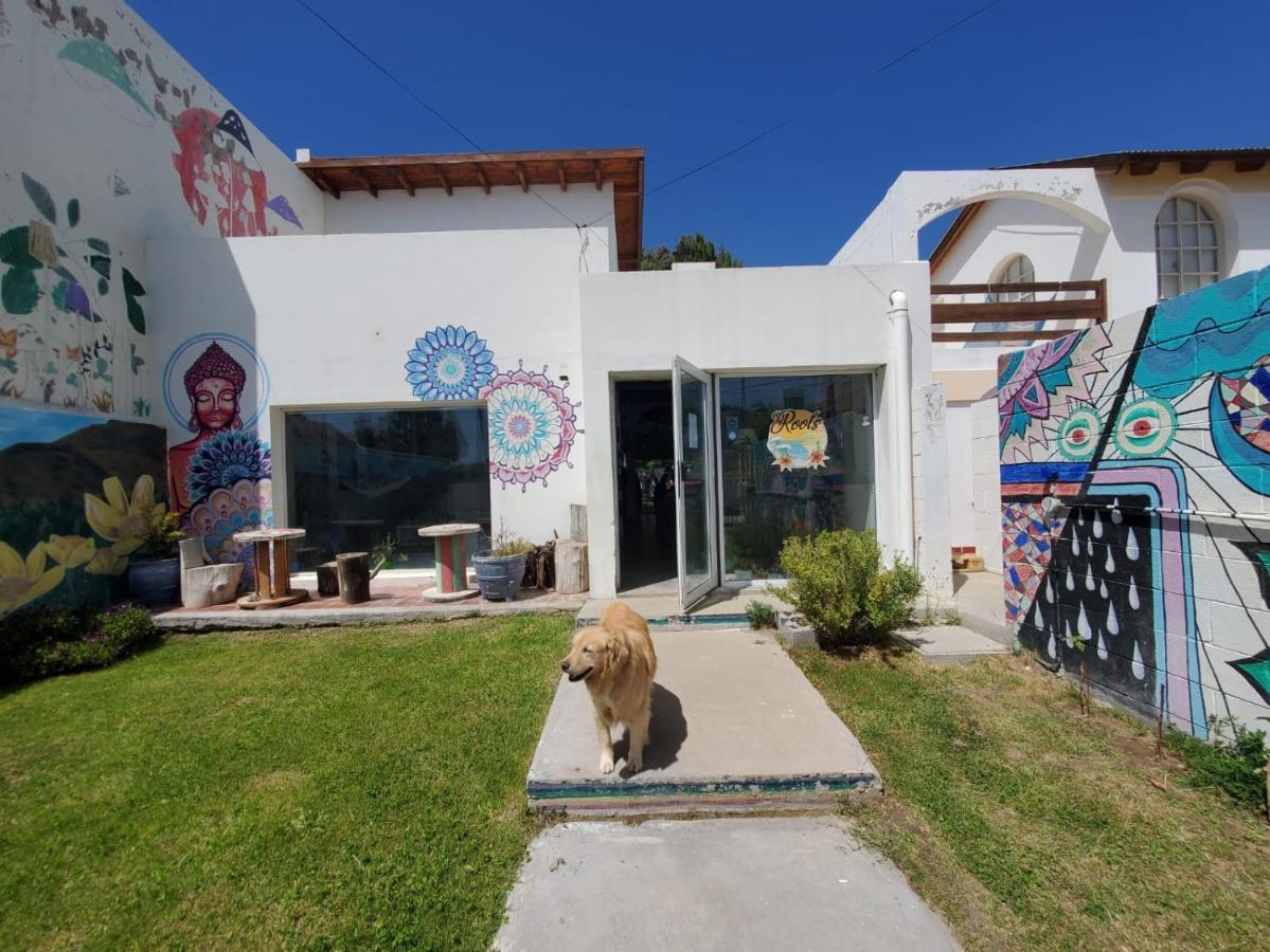 Rada Tilly Roots Backpackersホステル エクステリア 写真